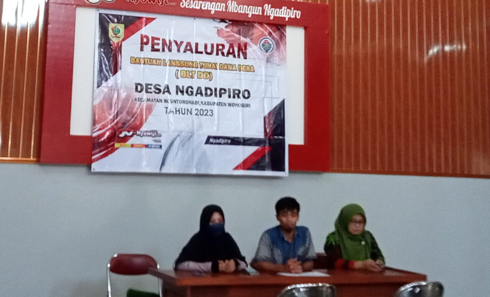 Kasi pelayanan didampingi pendamping desa