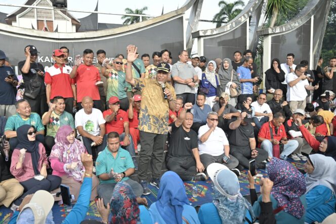 
					15.000 Durian Gratis Meriahkan CFD Padang, Warga Antusias!