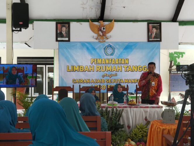 
					Ibu-Ibu Wuluhan Jember Sulap Sampah Dapur Jadi Cairan Ajaib