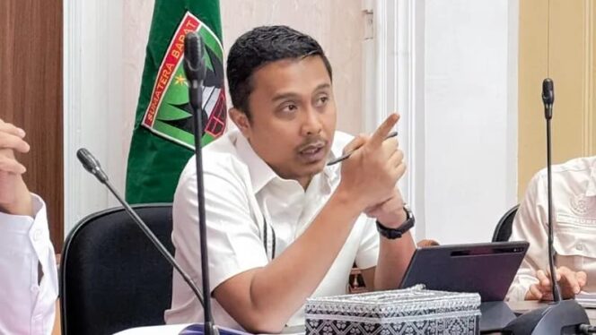 
					<em>Wakil Gubernur Sumbar, Vasko Ruseimy, menekankan potensi besar pariwisata dan ekonomi kreatif di Sumatera Barat, Senin (24/5/2025).</em>