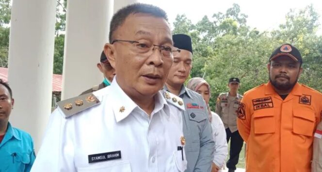
					<em>Wakil Bupati Konawe, Syamsul Ibrahim, menegaskan aturan rangkap jabatan bagi kepala desa yang lolos PPPK, Rabu (19/3/2025).</em>