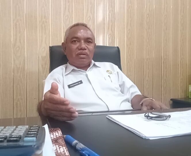 
					<em>Sekretaris Daerah Kabupaten Malaka, Ferdinan Un Muti, memberikan keterangan terkait verifikasi data tenaga kontrak daerah, Rabu (19/3/2025).</em>