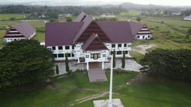 
					<em>Kantor Kabupaten Sinjai</em>