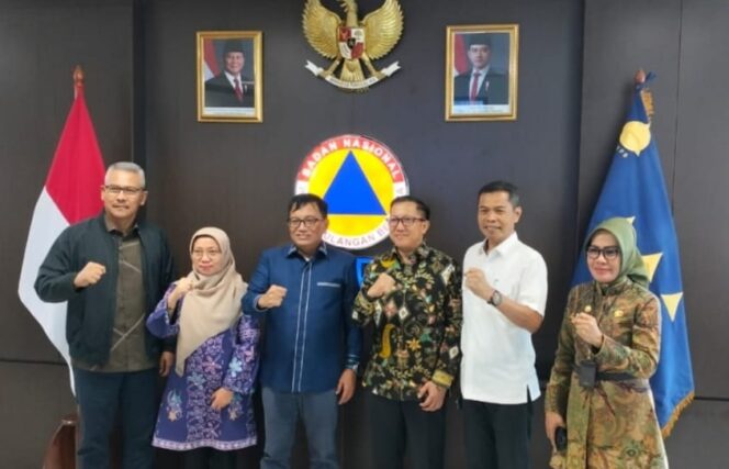 
					<em>Sekretaris Utama BNPB memimpin rapat koordinasi persiapan kunjungan kerja Kepala BNPB ke Sumatera Barat di Jakarta.</em>