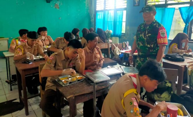 
					Sinergi TNI-SPPG Pebayuran Sehatkan Ribuan Siswa