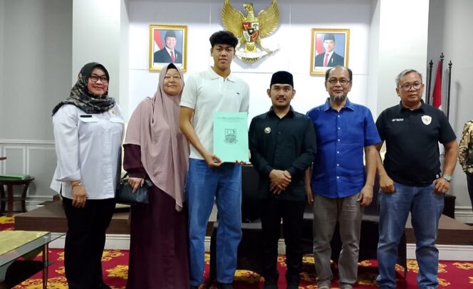 
					Kiper Timnas U-17, Putra Cikarang, Banjir Apresiasi!