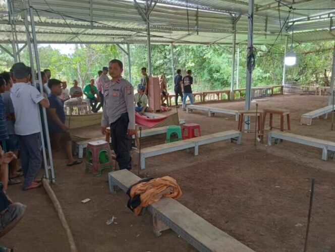 
					Polsek Moyo Hilir Bongkar Arena Judi Sabung Ayam Ilegal di Desa Serading