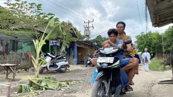 
					Respons Cepat Pemerintah Desa Pondoh Sikapi Aksi Warga Tanam Pohon Pisang di Jalan Rusak