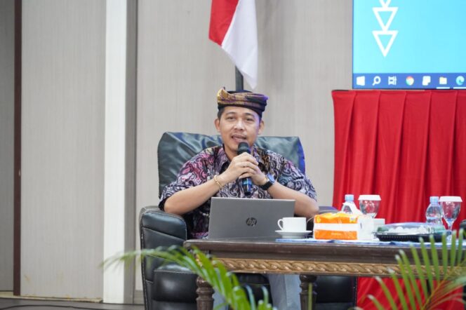 
					<em>Pemerhati kebijakan desa, Iwan Soelasno,  menyerukan sinergi antara BUMN pengelola lahan sawit eks Duta Palma dengan BUMDes di sekitar wilayah tersebut demi kemajuan ekonomi desa.</em>