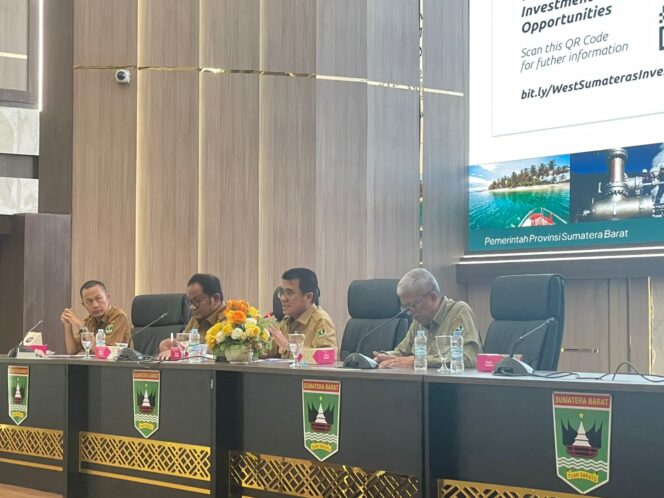 
					Suasana rapat pemetaan potensi daerah untuk program 