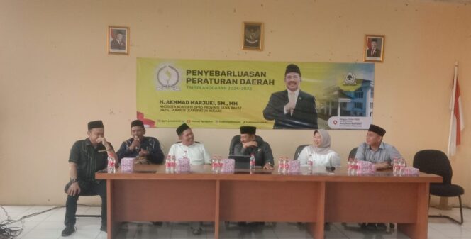 
					Antusiasme warga Kecamatan Pebayuran mengikuti Sosialisasi Pengembangan Ekonomi Kreatif yang digelar pada Minggu (11/5/2025). Kegiatan ini bertujuan untuk mendorong pertumbuhan UMKM berbasis potensi lokal.