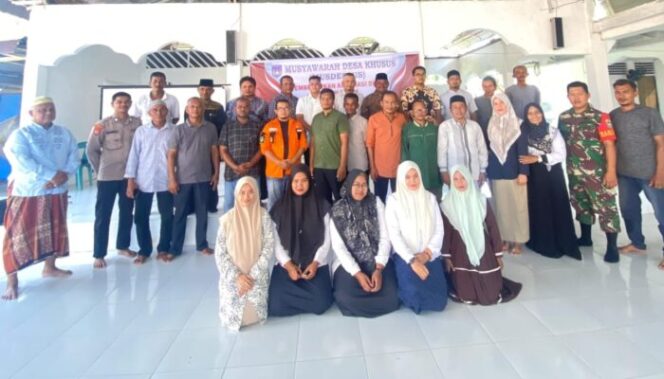 
					Suasana Musdesus pembentukan Koperasi Desa Merah Putih (KDMP) di Gampong Seuriget, Langsa Barat.