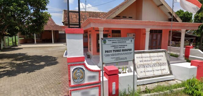 
					Suasana kantor Desa Dadapan, Kecamatan Ngronggot, Kabupaten Nganjuk, yang pengelolaan keuangannya tengah menjadi sorotan. (Sumber: SJP/Ilustrasi)