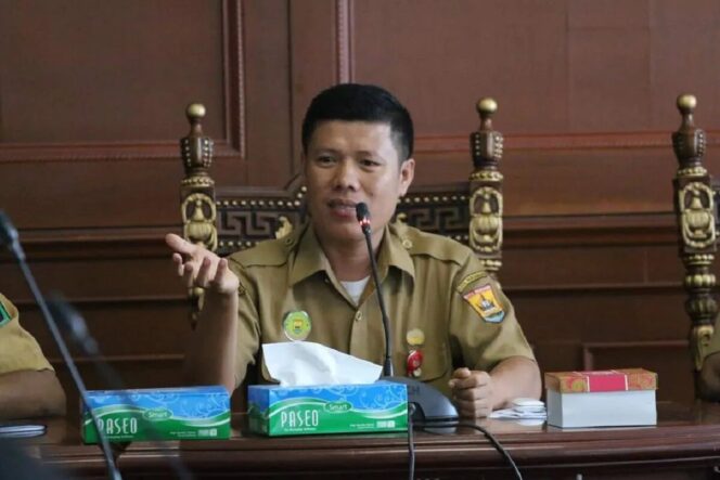 
					Kepala Dinas Pemberdayaan Masyarakat dan Desa Kota Pariaman, Sumbar, Yalvi Endri. (Diskominfo Pariaman) 