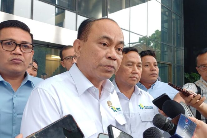 
					Menteri Koperasi Budi Arie Setiadi menjelaskan pentingnya Koperasi Desa Merah Putih dalam pemerataan ekonomi dan penyaluran subsidi yang adil.