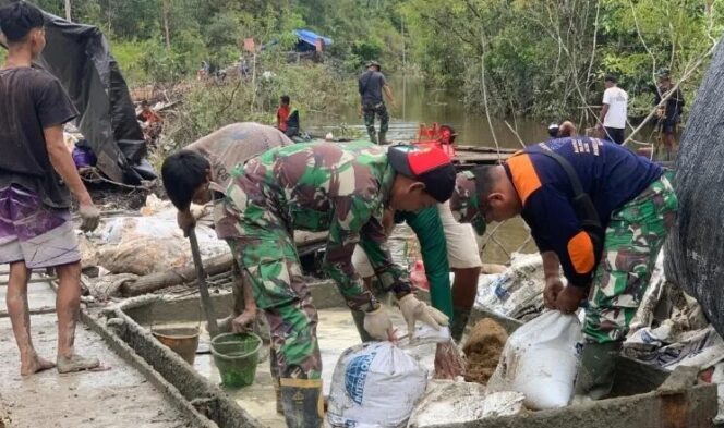 
					Gotong Royong Tanpa Batas: TNI dan Rakyat Bersatu Bangun Desa