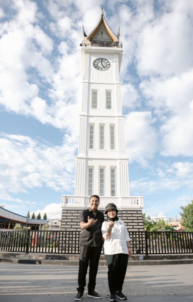 
					Keunikan Angka Jam Gadang Terungkap dalam Kunjungan Titiek Soeharto