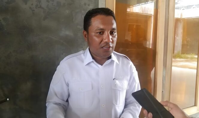 
					Kepala Dinas Pemberdayaan Masyarakat Desa (DPMD) Halmahera Selatan, M. Zaki Abdul Wahab