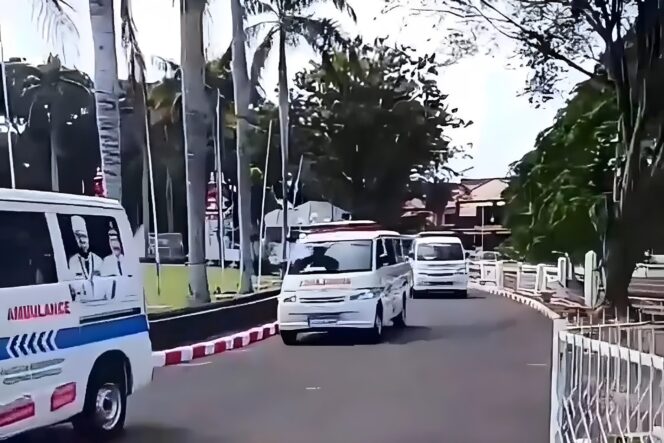 
					Pemerintah Provinsi Bengkulu menyalurkan bantuan sebanyak 130 ambulans gratis untuk desa-desa yang ada di provinsi berjuluk Bumi Merah Putih itu, di Bengkulu, Rabu. (Image courtesy: ANTARA)
