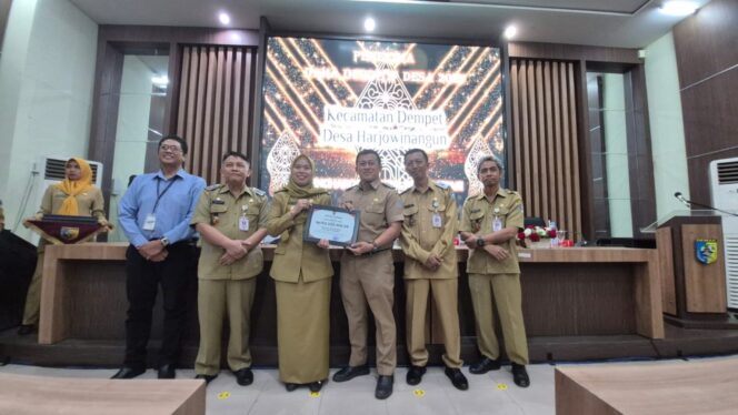 
					14 Desa Demak Berprestasi, Raih Insentif Rp150 Juta!