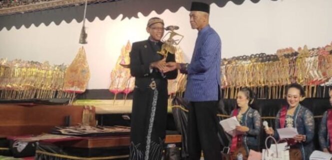 
					Wayang Kulit Meriahkan Bersih Desa Sayutan, Lestarikan Budaya Jawa!