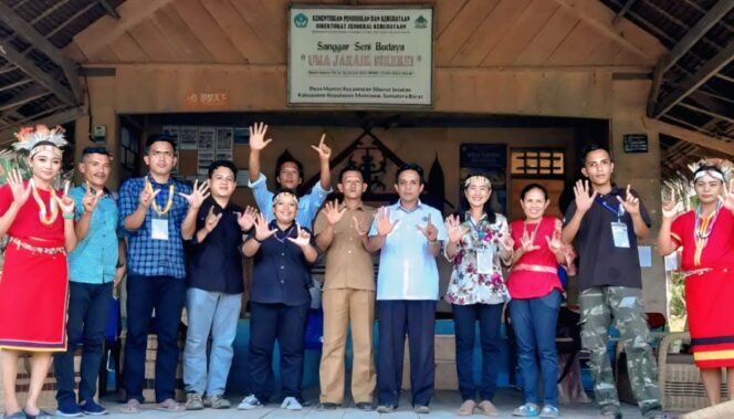 
					Muntei: Desa Wisata dan Inovasi, Jaga Budaya Mentawai