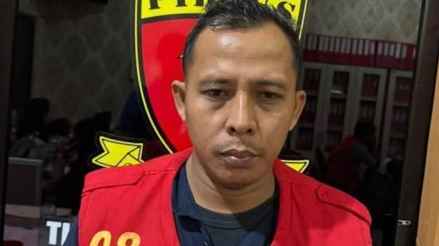 Bupati Kabupaten Simalungun, Anton Achmad Saragi, secara resmi memberhentikan Kardianto dari jabatannya sebagai Pangulu Banjar Hulu, Kecamatan Ujung Padang.