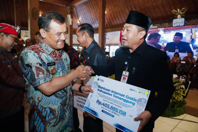 
					Jawa Tengah Berkomitmen: Internet Hadir di Seluruh Desa!