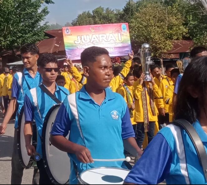 
					Para Pemain PS Malaka U-13 dan U-15 di Arak dengan Drum band sepanjang jalan raya menuju Rumah Jabatan Bupati Malaka 