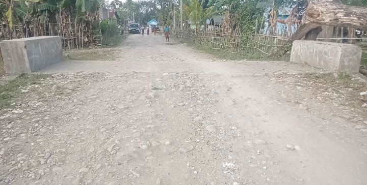 Kondisi awal sebelum ada mobilitas Dum truk pengangkut Sertu gunung pengerjaan tanggul darurat