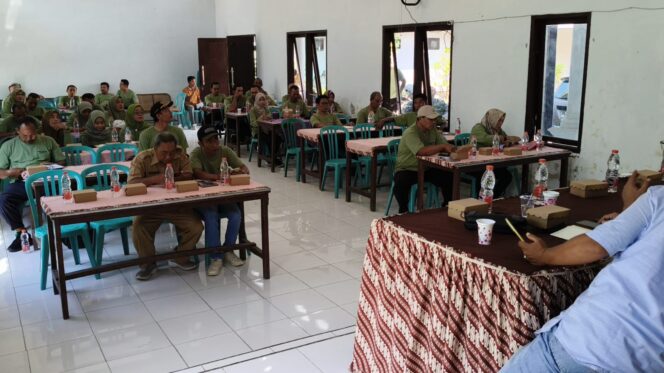 
					Tingkatkan Kapasitas! Perangkat Desa Kencong Dibekali Ilmu Tata Kelola