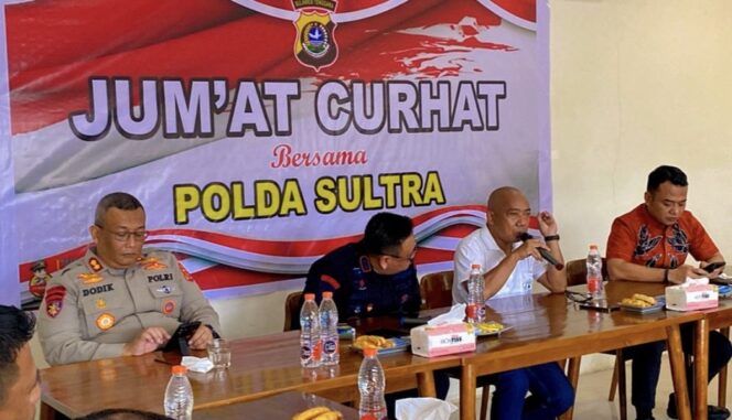 
					Saat Polisi Ngopi Bareng Warga Bahas Masalah Kota