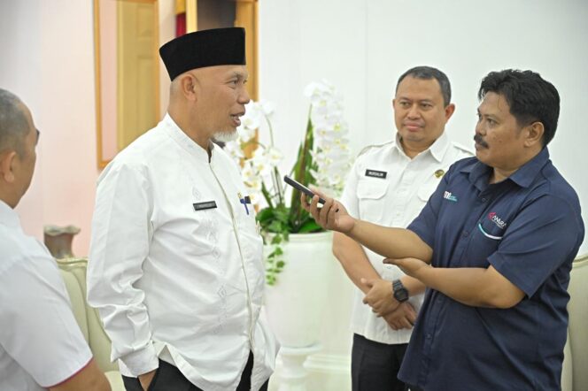 
					Gubernur Ajak Warga Sumbar Meriahkan HUT RI Ke-80 dengan Gotong Royong