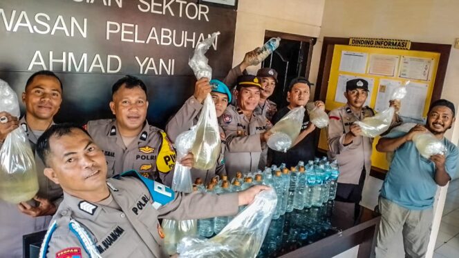 
					Polsek Ternate Sita Puluhan Liter Miras Ilegal di Kapal KM Sinabung