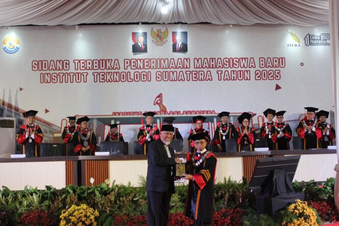 
					Gubernur Sumbar Ajak Mahasiswa ITERA Pulang Bangun Kampung