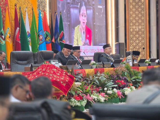 
					Sumatera Barat Dengarkan Pidato Presiden, Soroti Pembangunan Rakyat