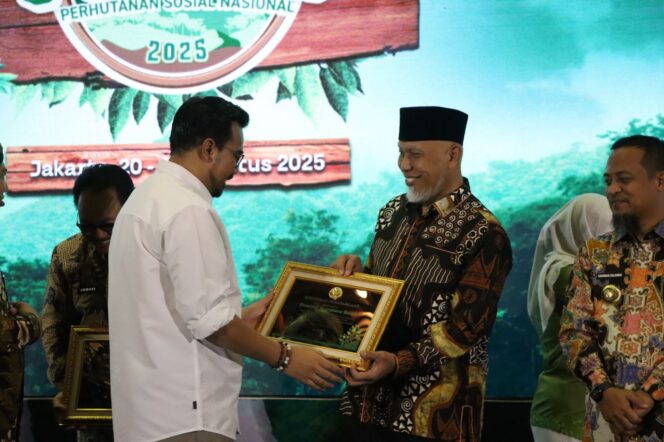 
					Sumbar Dinobatkan Provinsi Terbaik dalam Gelaran Festival PeSoNa 2025