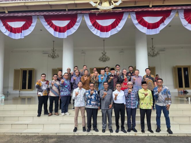 
					Sumatera Barat Siap Jadi Green Province 2026, Targetkan Investasi Hijau Rp120 Triliun