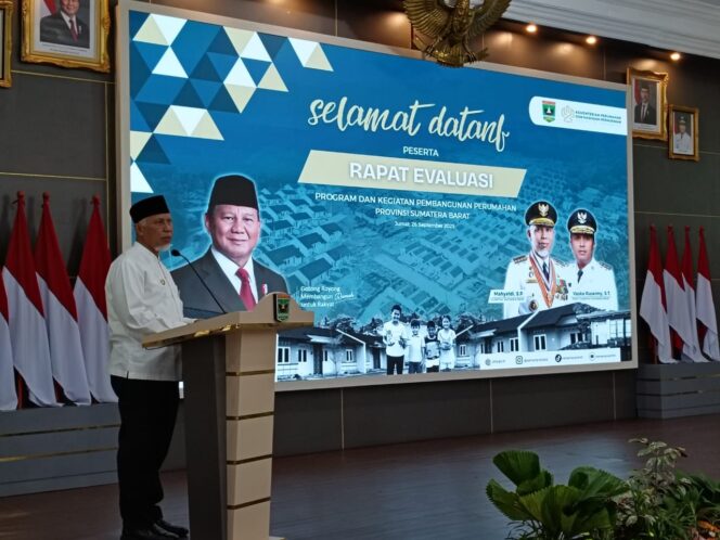 
					Komitmen Sumbar Dukung Tiga Juta Rumah Program Nasional