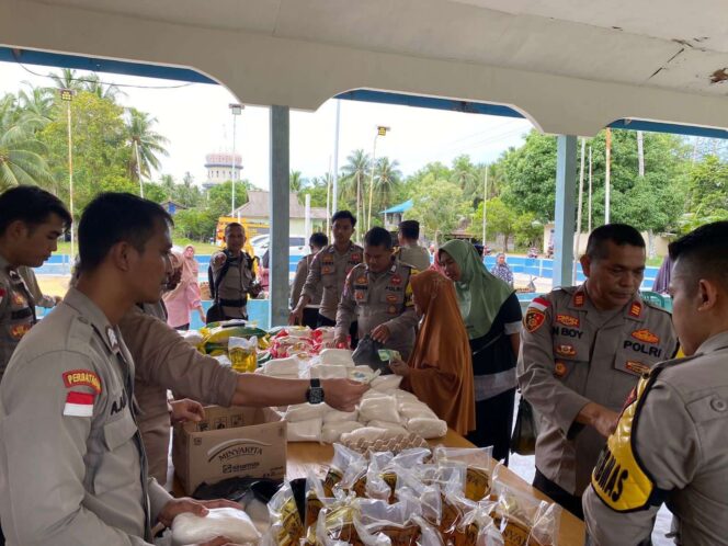 
					Polsek Bunguran Timur Gelar Pangan Murah, Bantu Warga