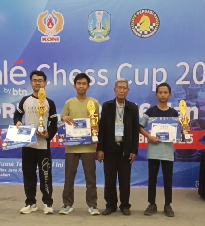 
					Siswa SMAN 2 Jombang Raih Juara Catur Tingkat Provinsi
