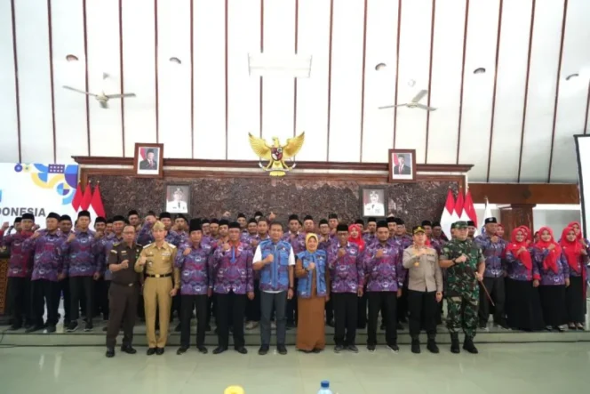 
					Pelantikan pengurus Persatuan Perangkat Desa Indonesia (PPDI) Kabupaten Bojonegoro, Jawa Timur di Pendopo Malowopati Pemkab Bojonegoro, Senin (27/10/2025) (HO-humas protokol Pemkab Bojonegoro)