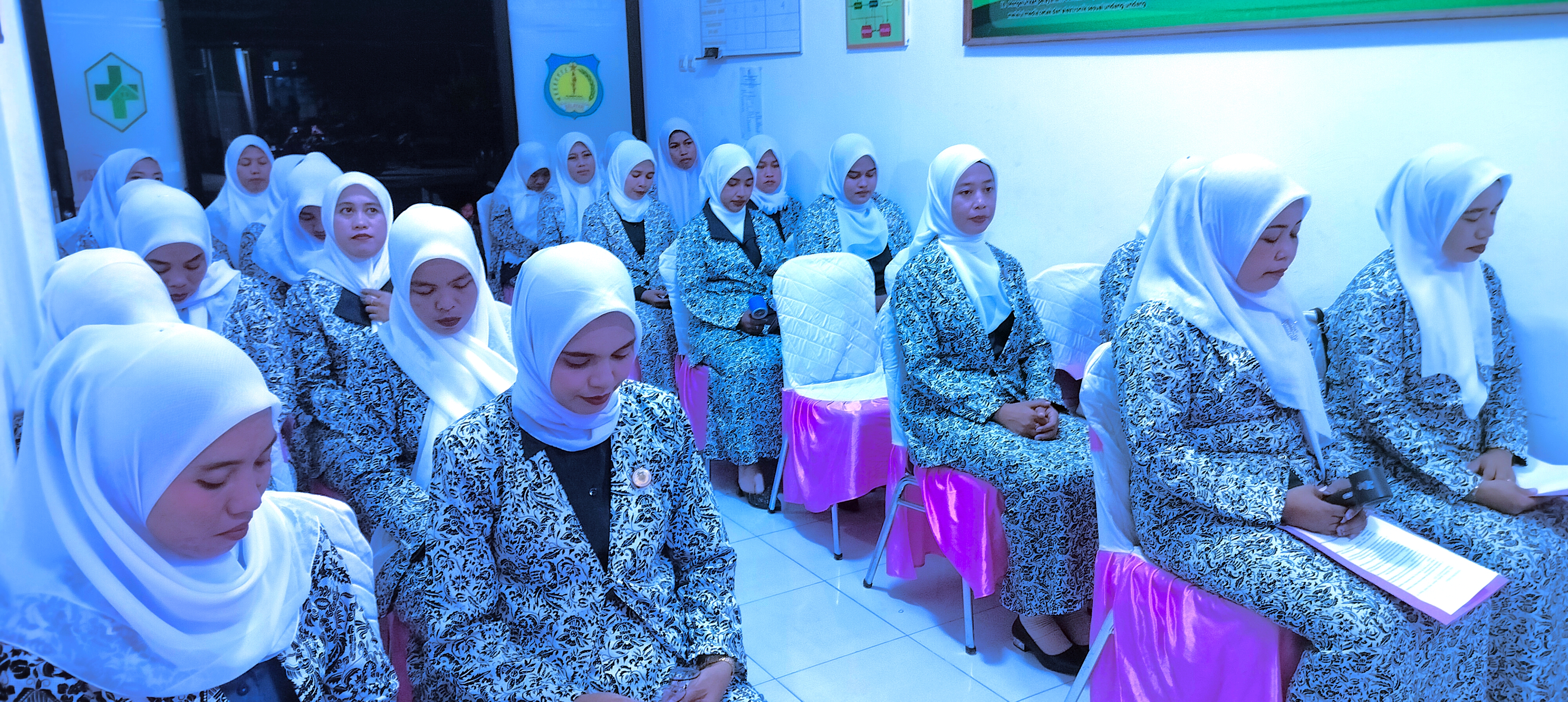 Para bidan anggota IBI Ranting VII Pasimarannu hadir memberikan dukungan penuh pada pelantikan pengurus periode 2023–2028