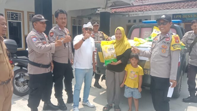
					Polsek Pebayuran dan Desa Kertajaya Jual Beras Murah