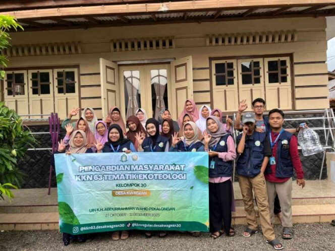 
					Ibu-Ibu PKK Kwagean Diajak Praktik Pemilahan Sampah dan Biopori