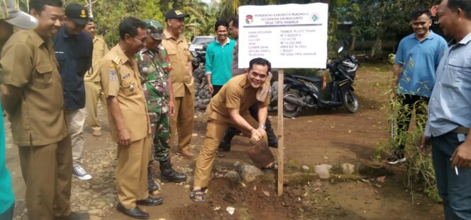 
					Desa Tirta Makmur Prioritaskan TPT dan Siring Pasang Dari Dana Desa