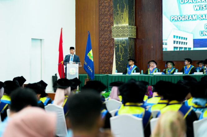 
					Gubernur Sumbar Tantang Alumni UNAND Tempati Posisi Strategis Bangsa