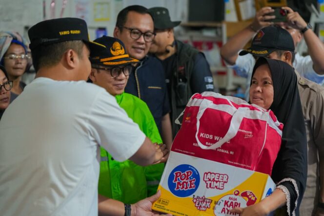 
					Wagub Sumbar Salurkan Bantuan Darurat untuk 341 Pengungsi Banjir