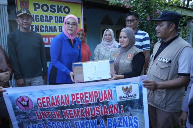 
					Solidaritas! BKOW Sumbar Salurkan Bantuan Korban Bencana Agam