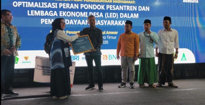 
					Wamenkop UKM Dorong Pesantren dan BUMDes Entaskan Kemiskinan